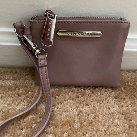 MK Purse with an Steve Madden Pouch - Picture 5 of 6